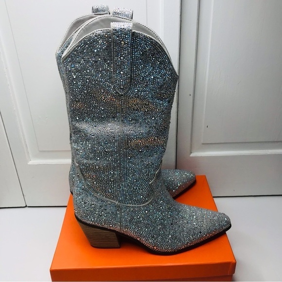 BOUTIQUE Crystal Space Chrome Cowgirl Pointed Toe Boots Size 9